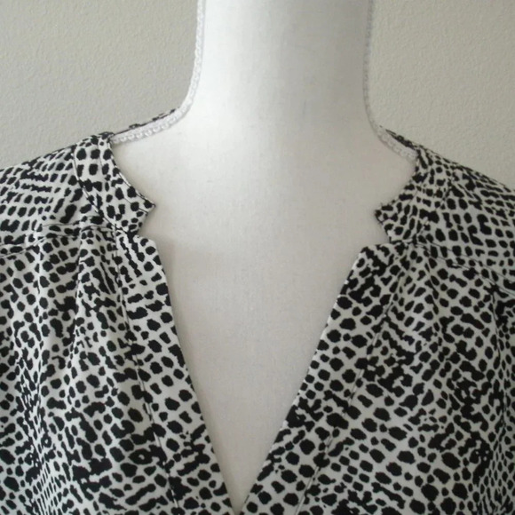 Apt 9 Size 3X Dalmatian Spot Print Blouse Long Sleeve No Collar - Picture 2 of 6
